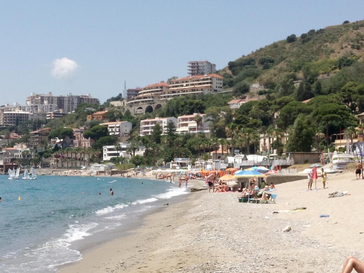 Casa Vacanza Mamma Maria Villa Messina Esterno foto